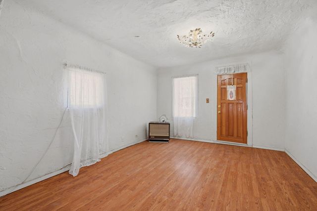 1204 John Street SE, Albuquerque, NM 87102