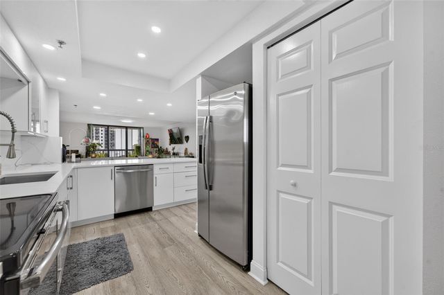 530 E CENTRAL BOULEVARD 803, Orlando, FL 32801