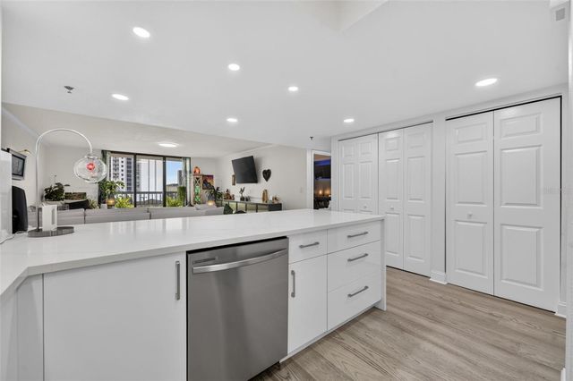 530 E CENTRAL BOULEVARD 803, Orlando, FL 32801