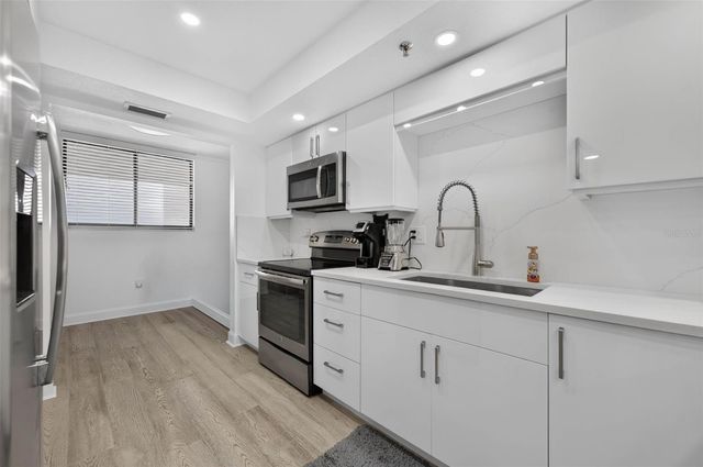 530 E CENTRAL BOULEVARD 803, Orlando, FL 32801