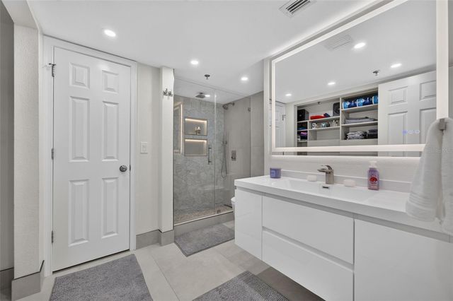 530 E CENTRAL BOULEVARD 803, Orlando, FL 32801