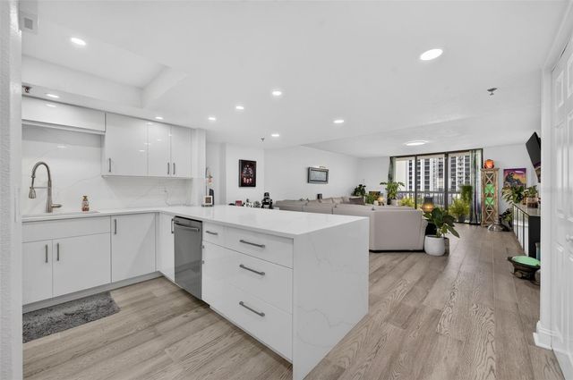 530 E CENTRAL BOULEVARD 803, Orlando, FL 32801