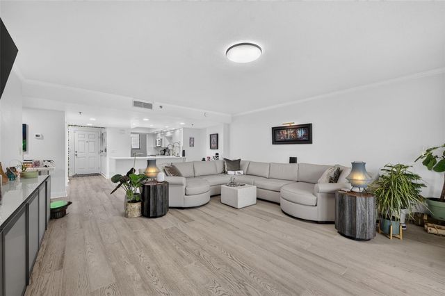 530 E CENTRAL BOULEVARD 803, Orlando, FL 32801