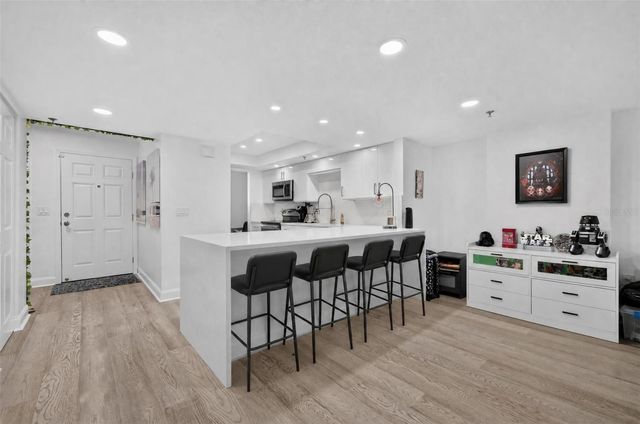 530 E CENTRAL BOULEVARD 803, Orlando, FL 32801