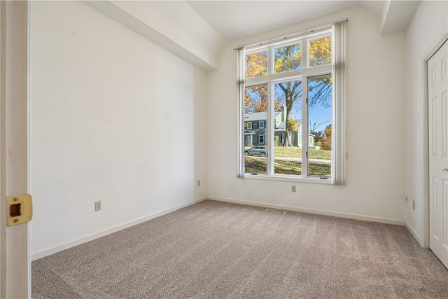 1919 SE Oak Knolls Court, Cedar Rapids, IA 52403