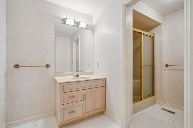 1919 SE Oak Knolls Court, Cedar Rapids, IA 52403