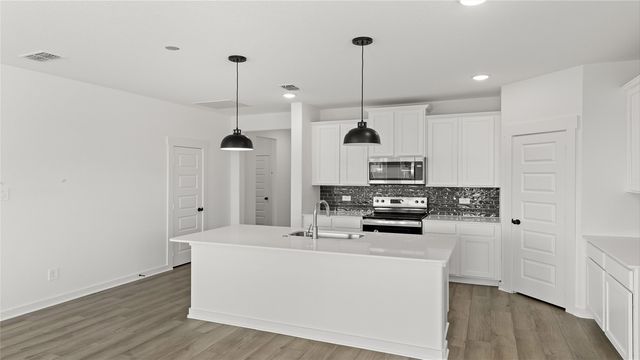 2369 Rams Horn Drive, Waxahachie, TX 75167
