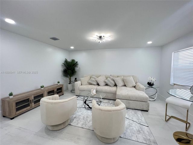 708 Normandy O 708, Delray Beach, FL 33484