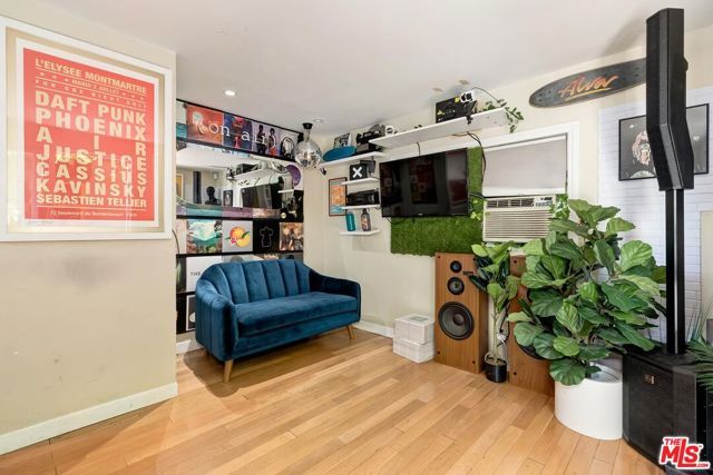 3240 Mcmanus Avenue, Los Angeles, CA 90034