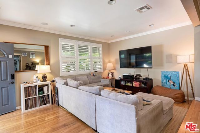 3240 Mcmanus Avenue, Los Angeles, CA 90034