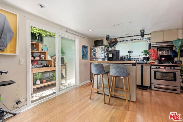 3240 Mcmanus Avenue, Los Angeles, CA 90034