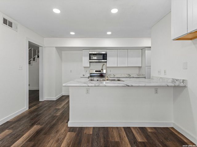 2206 PEACH BLOSSOM ST, San Antonio, TX 78247