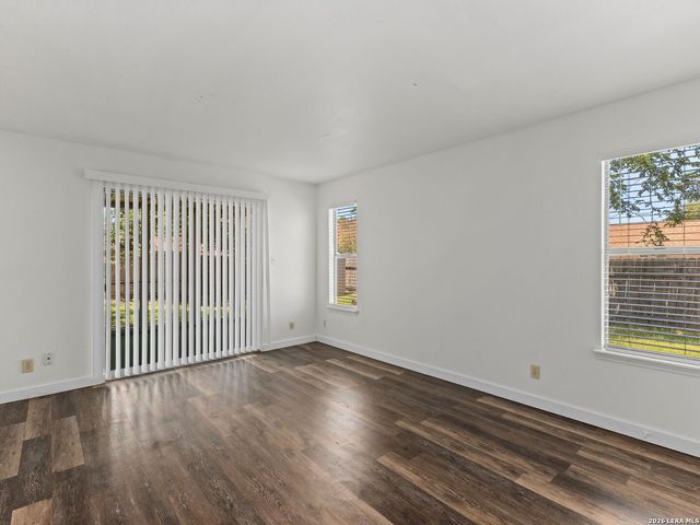 2206 PEACH BLOSSOM ST, San Antonio, TX 78247