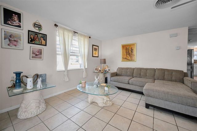 1025 11TH AVENUE NW, Largo, FL 33770