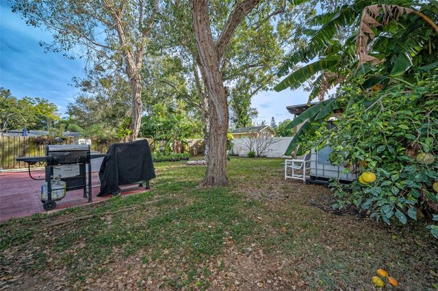 1025 11TH AVENUE NW, Largo, FL 33770