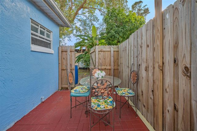 1025 11TH AVENUE NW, Largo, FL 33770