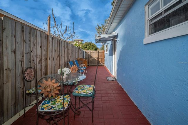 1025 11TH AVENUE NW, Largo, FL 33770