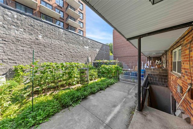 14477 37th Avenue, Flushing, NY 11354
