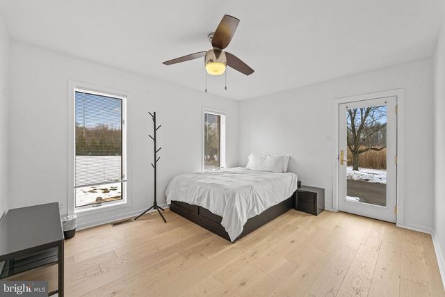 6 CREEKSIDE DR, Ivyland, PA 18974