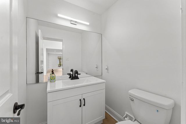 6 CREEKSIDE DR, Ivyland, PA 18974