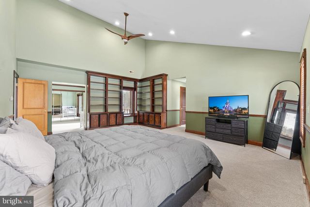 6 CREEKSIDE DR, Ivyland, PA 18974