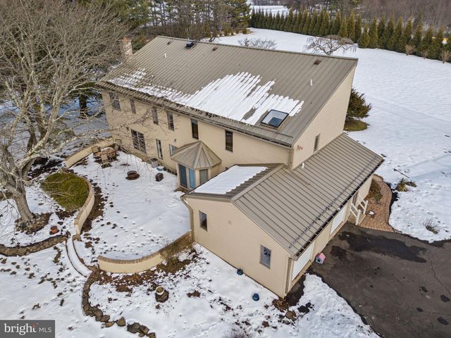 6 CREEKSIDE DR, Ivyland, PA 18974