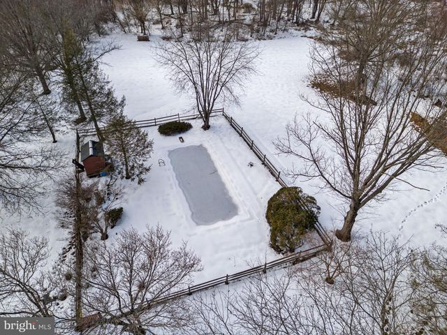 6 CREEKSIDE DR, Ivyland, PA 18974