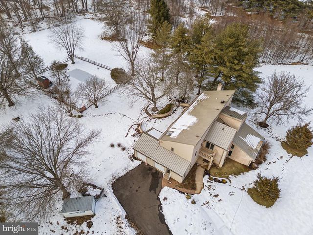 6 CREEKSIDE DR, Ivyland, PA 18974