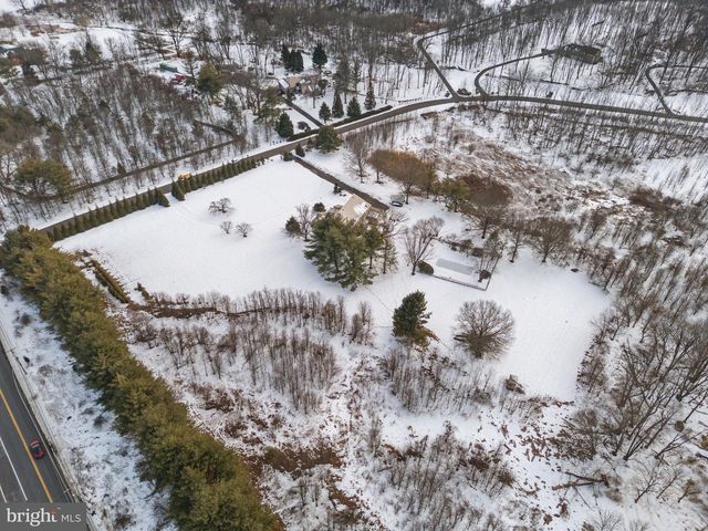 6 CREEKSIDE DR, Ivyland, PA 18974