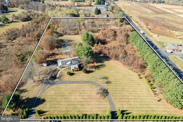 6 CREEKSIDE DR, Ivyland, PA 18974