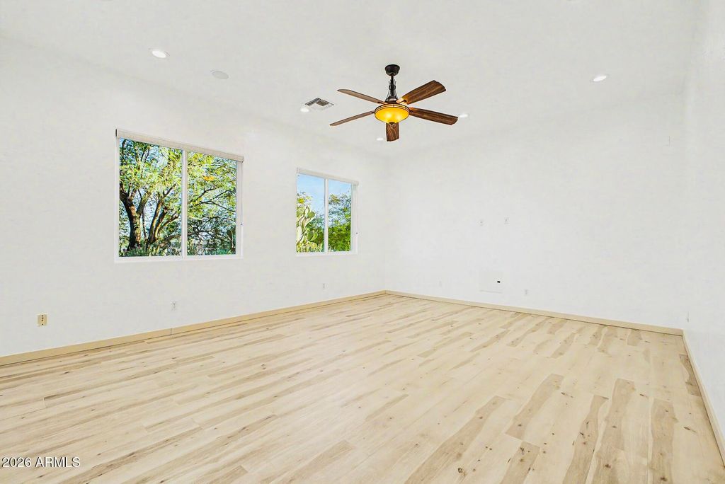 Image 12 of property listing at 36439 N 14TH Street, Phoenix, AZ 85086