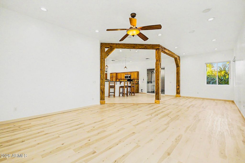Image 13 of property listing at 36439 N 14TH Street, Phoenix, AZ 85086