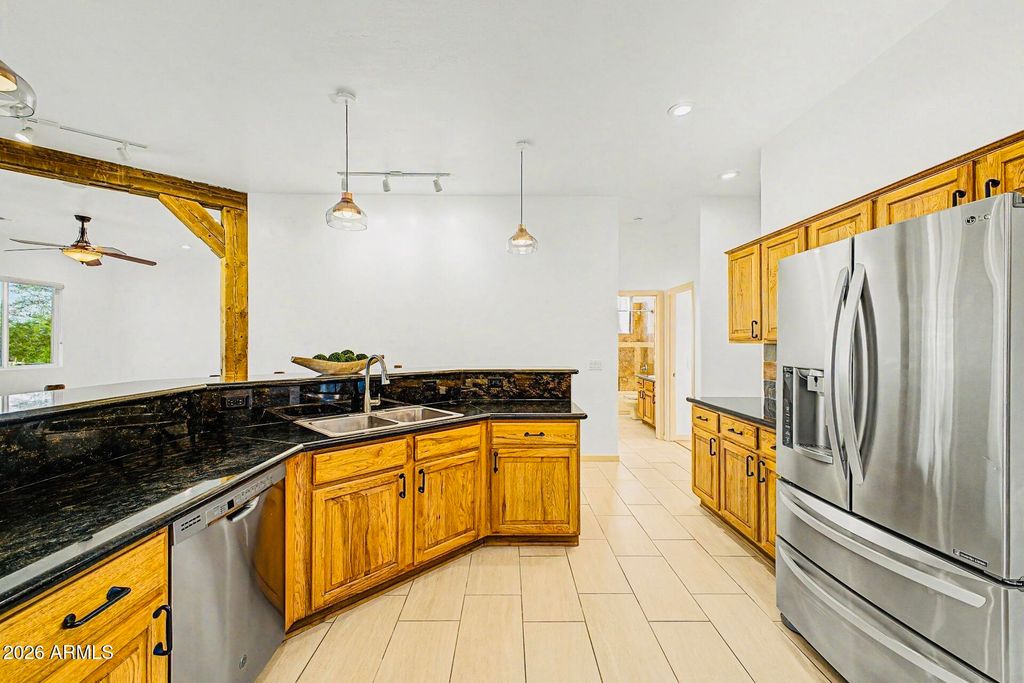 Image 9 of property listing at 36439 N 14TH Street, Phoenix, AZ 85086