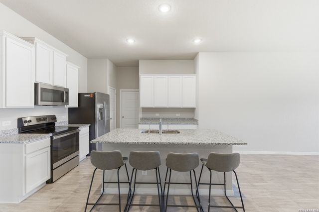 829 Stonemanor Bay, Seguin, TX 78155