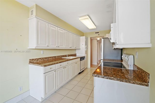3598 Yacht Club Drive 602, Aventura, FL 33180