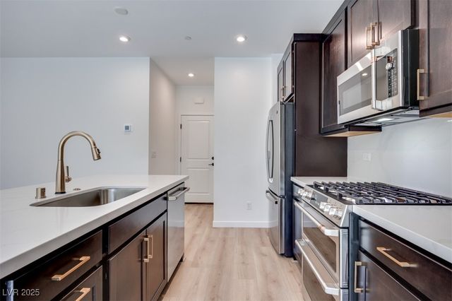 11905 Angle Cliff Avenue, Las Vegas, NV 89138