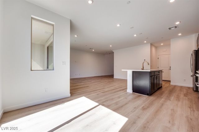 11905 Angle Cliff Avenue, Las Vegas, NV 89138