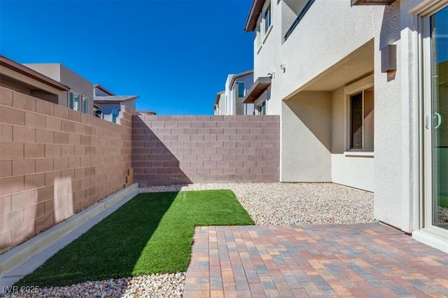 11905 Angle Cliff Avenue, Las Vegas, NV 89138