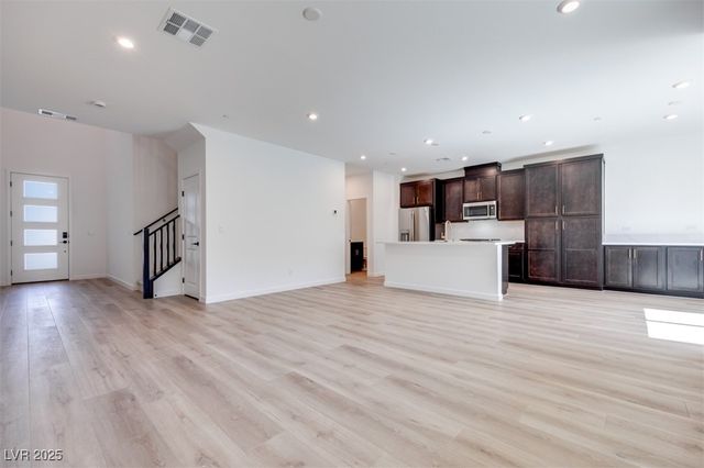 11905 Angle Cliff Avenue, Las Vegas, NV 89138