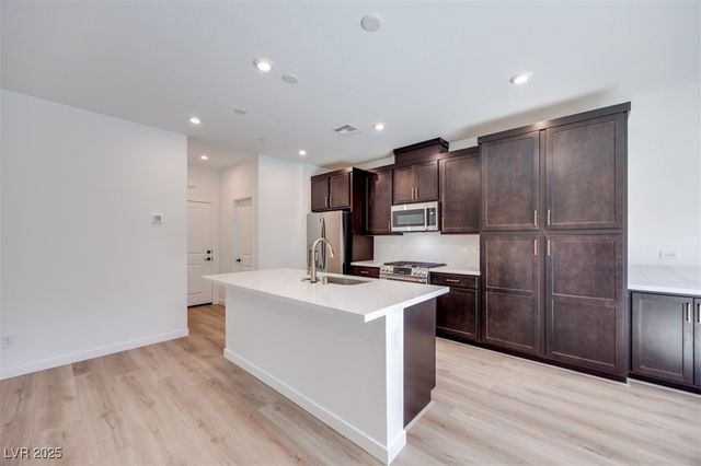 11905 Angle Cliff Avenue, Las Vegas, NV 89138