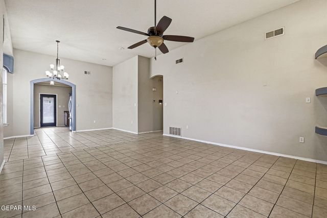 752 Weiermann, Horizon City, TX 79928