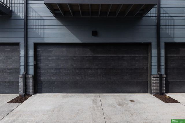 5321 Elmwood Plaza, Omaha, NE 68106