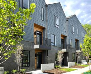 5321 Elmwood Plaza, Omaha, NE 68106