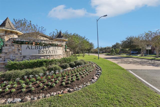 10919 Gallant Flag Drive, Tomball, TX 77375