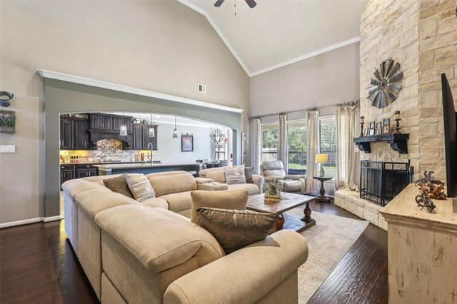 10919 Gallant Flag Drive, Tomball, TX 77375