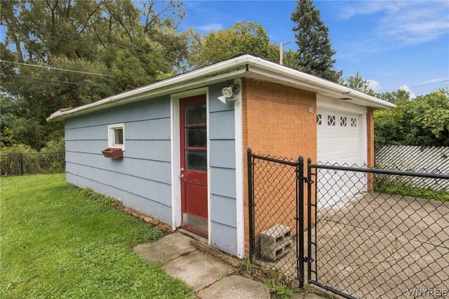 19 Trudy Lane, Cheektowaga, NY 14227