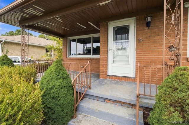19 Trudy Lane, Cheektowaga, NY 14227