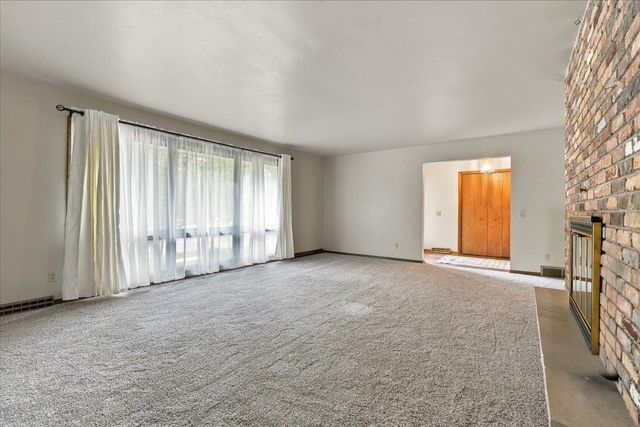5302 Comanche Way, Madison, WI 53704