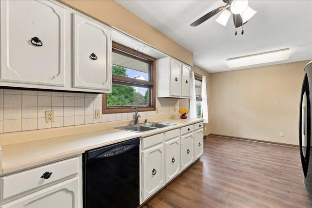 5302 Comanche Way, Madison, WI 53704