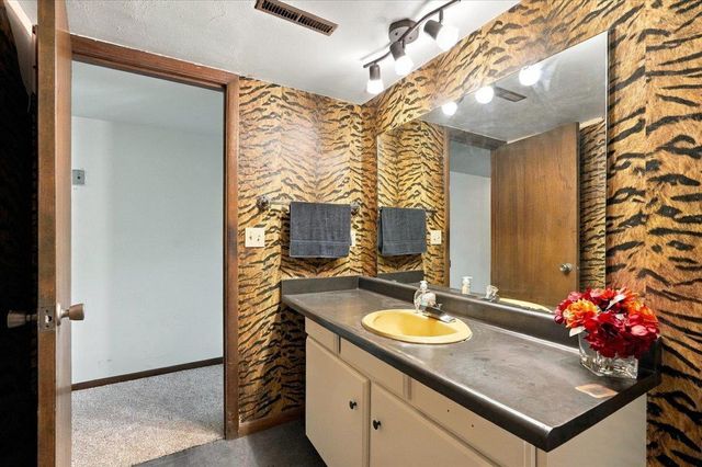 5302 Comanche Way, Madison, WI 53704
